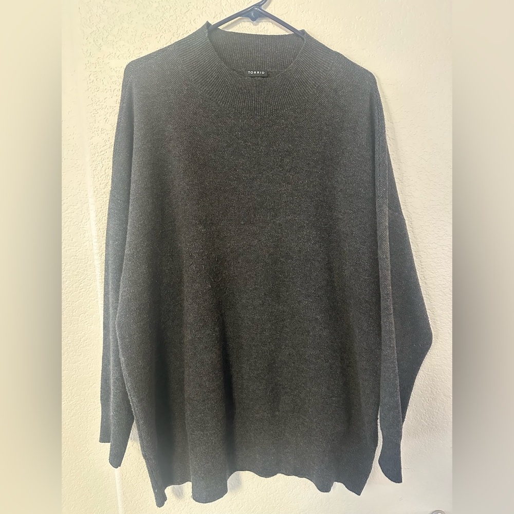 Dark Gray Sweater Torrid Size 2 2X 18-20 women’s